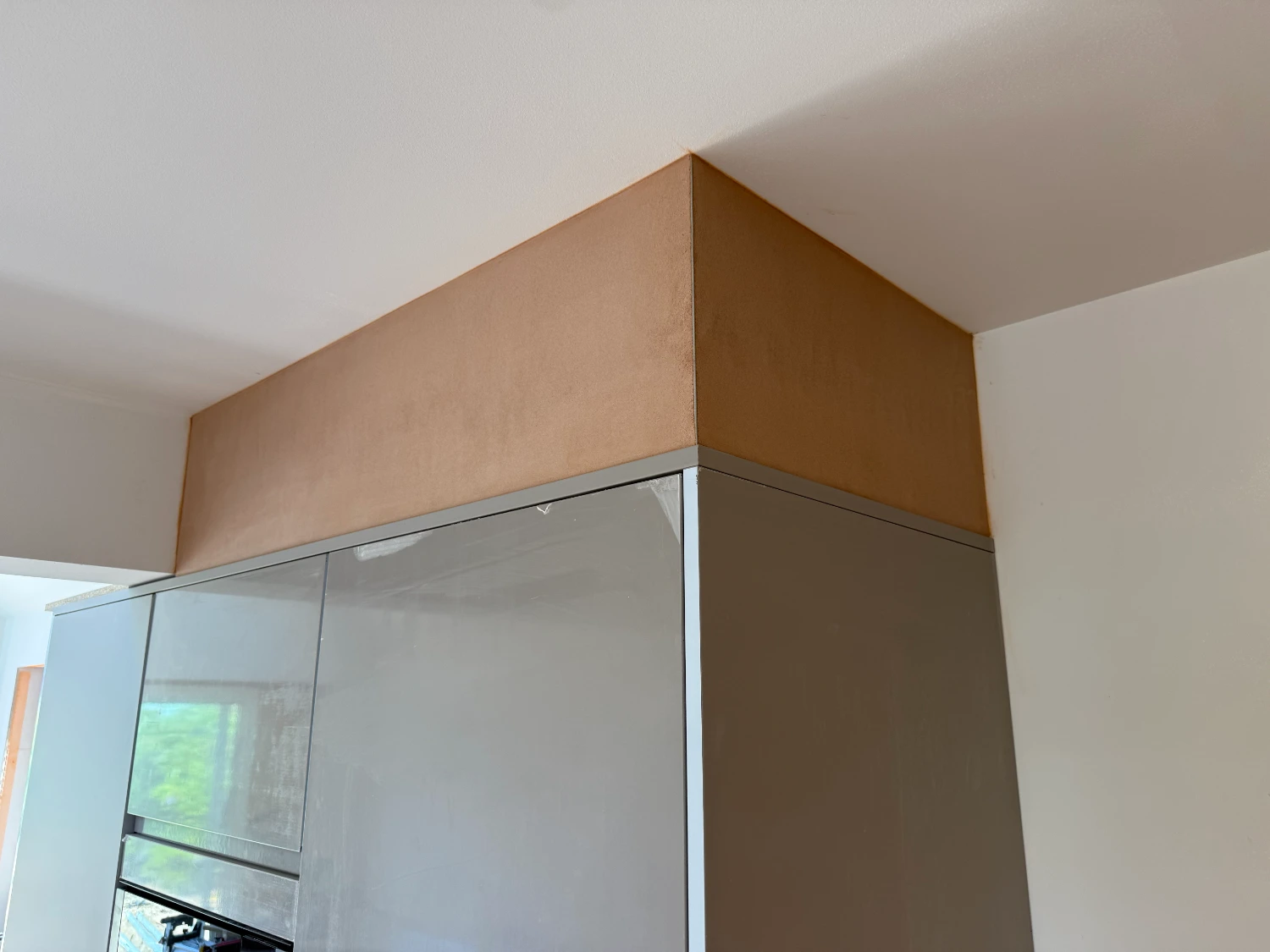 The same bulkhead skimmed, with clean, sharp corners